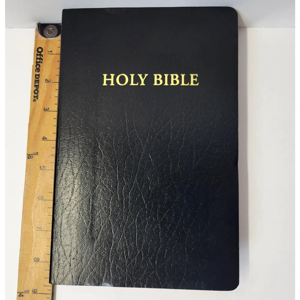 Holy Bible NLT Gift & Award Edition‎ Tyndale Black Leather Red Letter Book